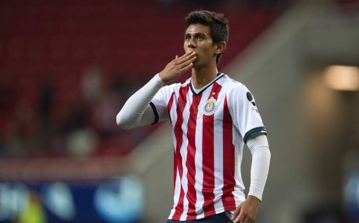 José Juan Macías con Chivas de Guadalajara José Juan Macías con Chivas de Guadalajara