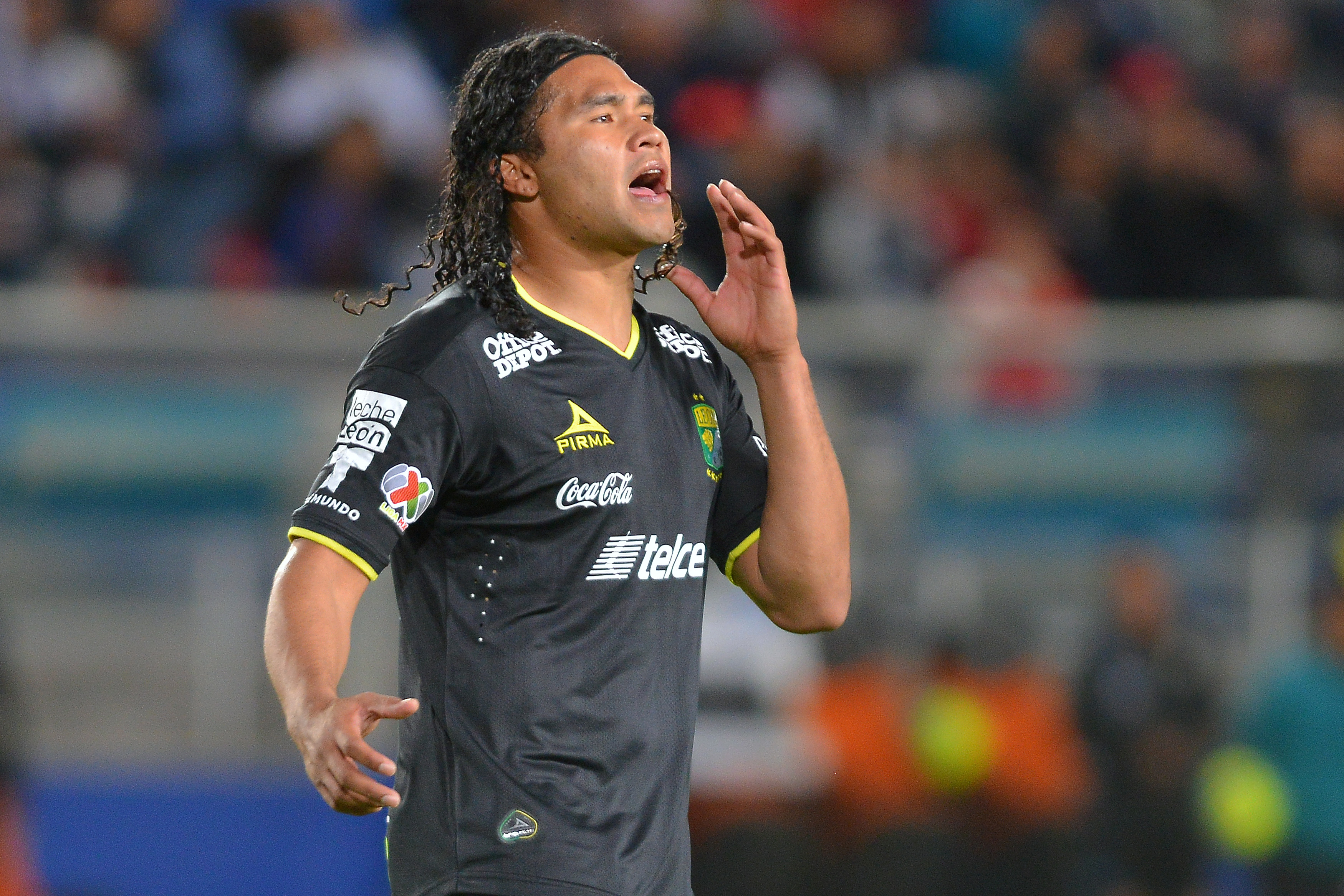 Carlos Peña con León en Liga MX Carlos Peña con León en Liga MX