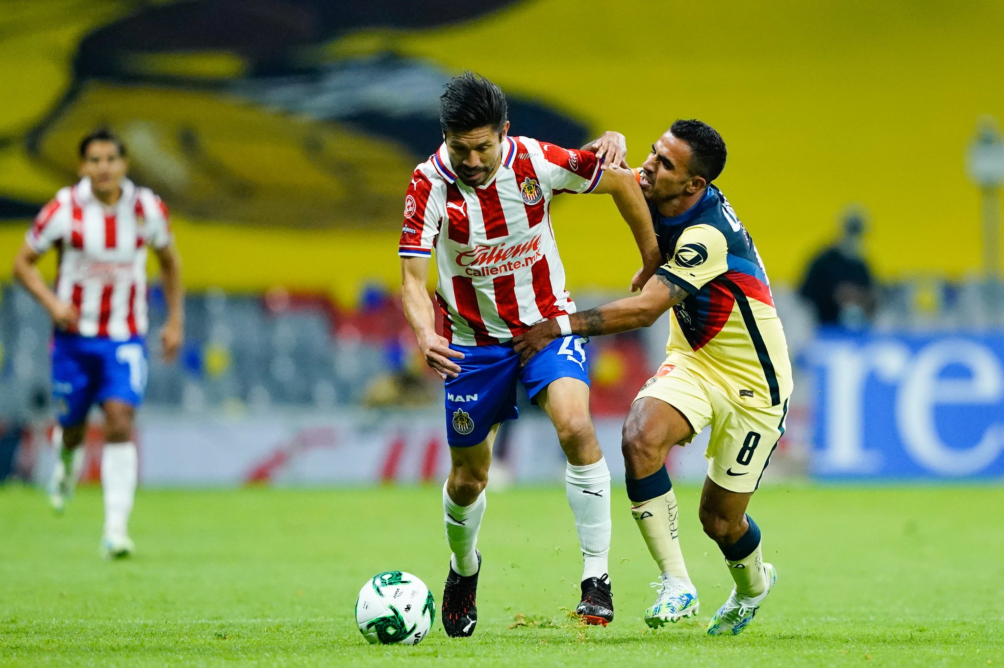 Oribe Peralta con Chivas Oribe Peralta con Chivas