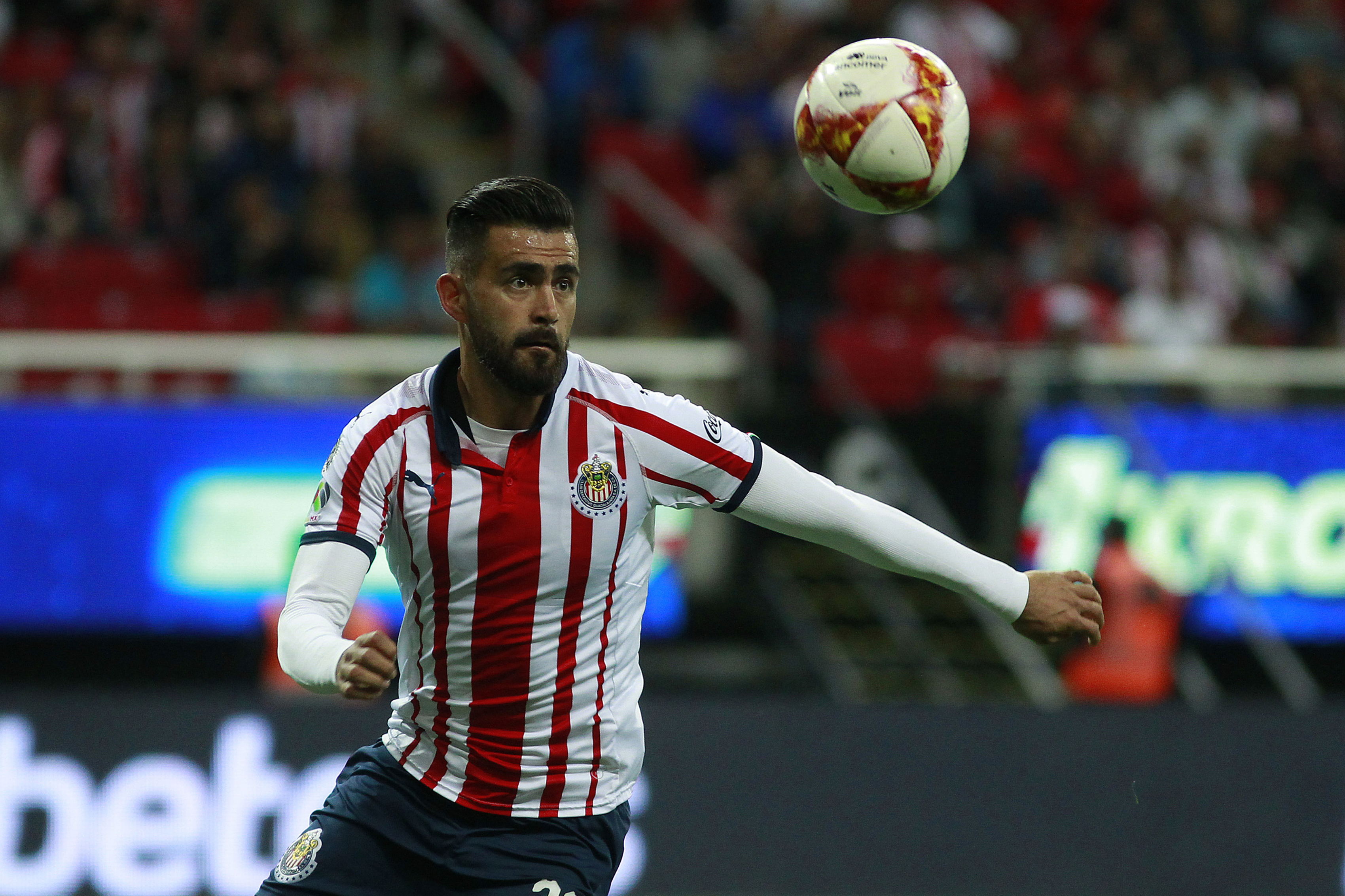 Miguel Basulto con Chivas Miguel Basulto con Chivas