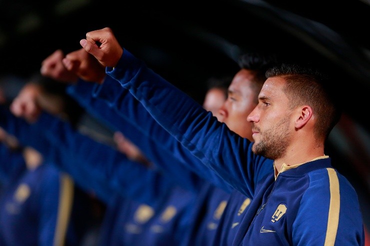 Andrés Iniestra con Pumas UNAM Andrés Iniestra con Pumas UNAM