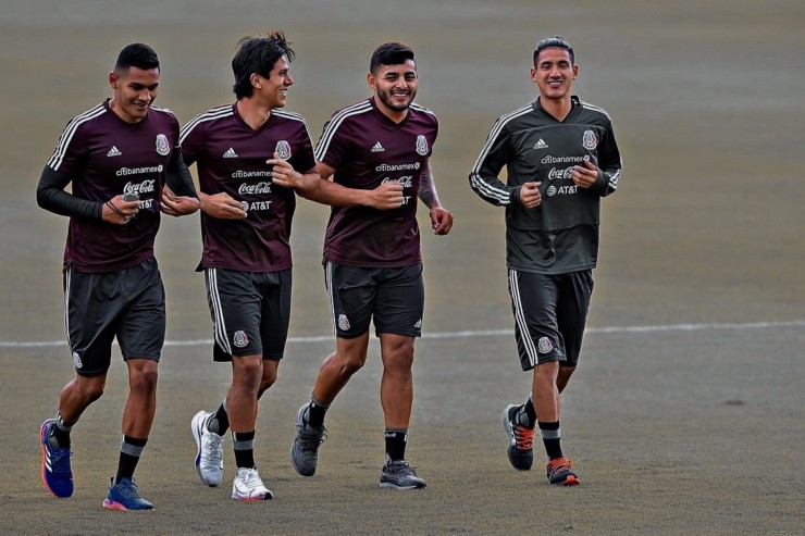 Jugadores de Chivas con la Selección de México Jugadores de Chivas con la Selección de México