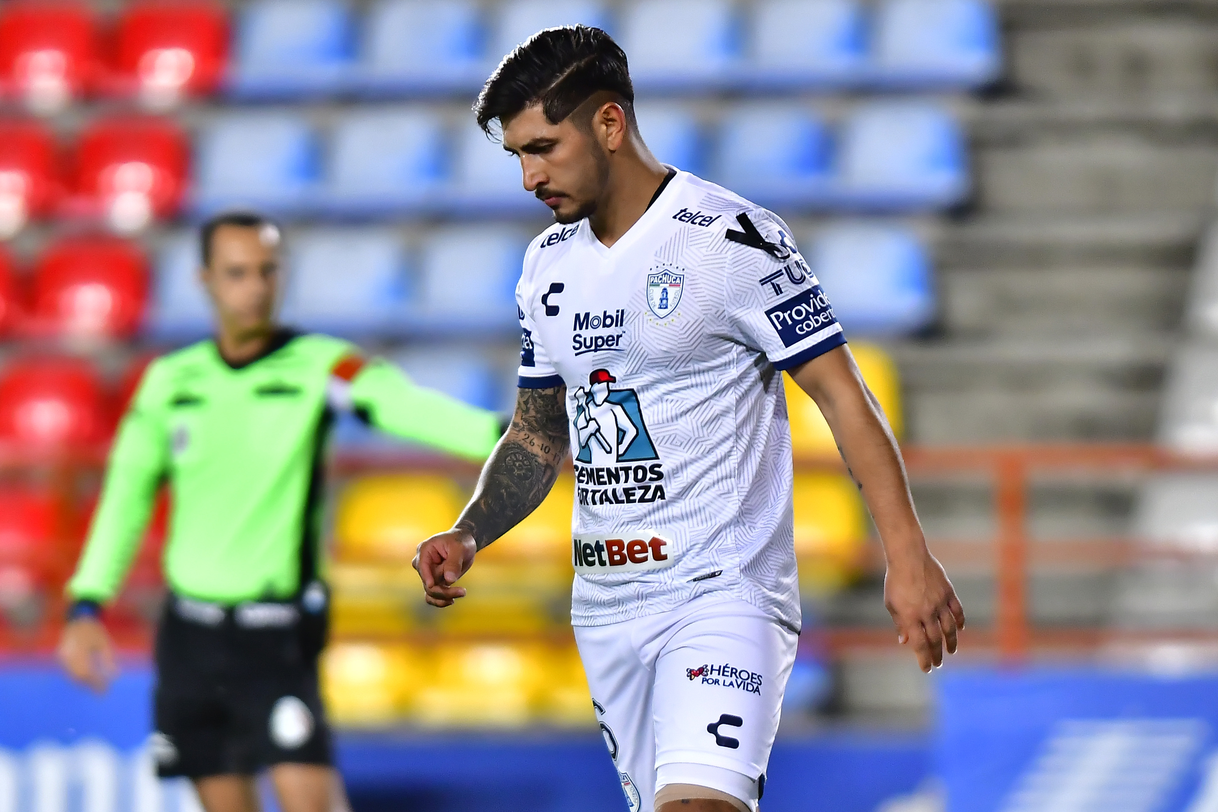 Victor Guzmán con Pachuca en Liga MX Victor Guzmán con Pachuca en Liga MX