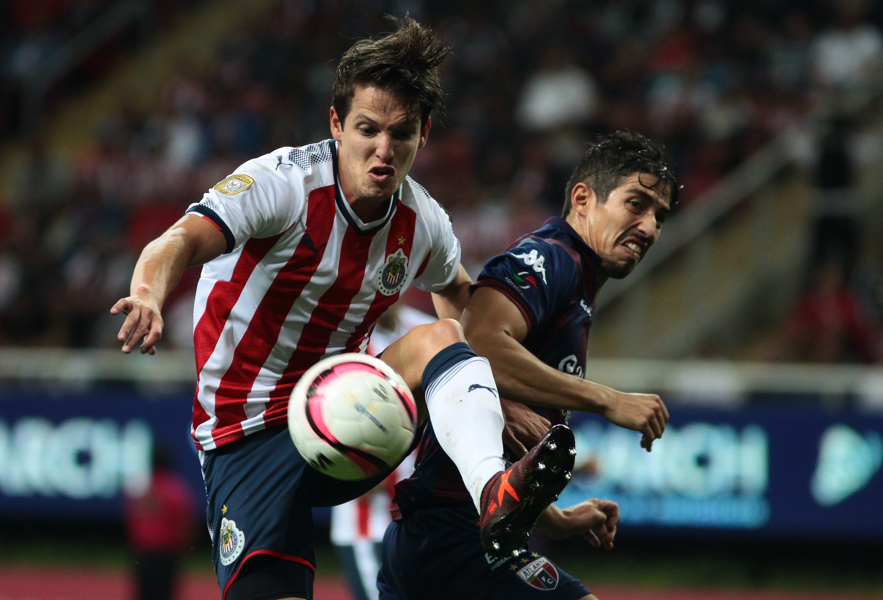 Carlos Fierro con Chivas en Liga MX Carlos Fierro con Chivas en Liga MX