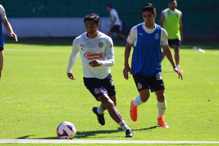 Jesús Sánchez con Chivas en entrenamiento Jesús Sánchez con Chivas en entrenamiento