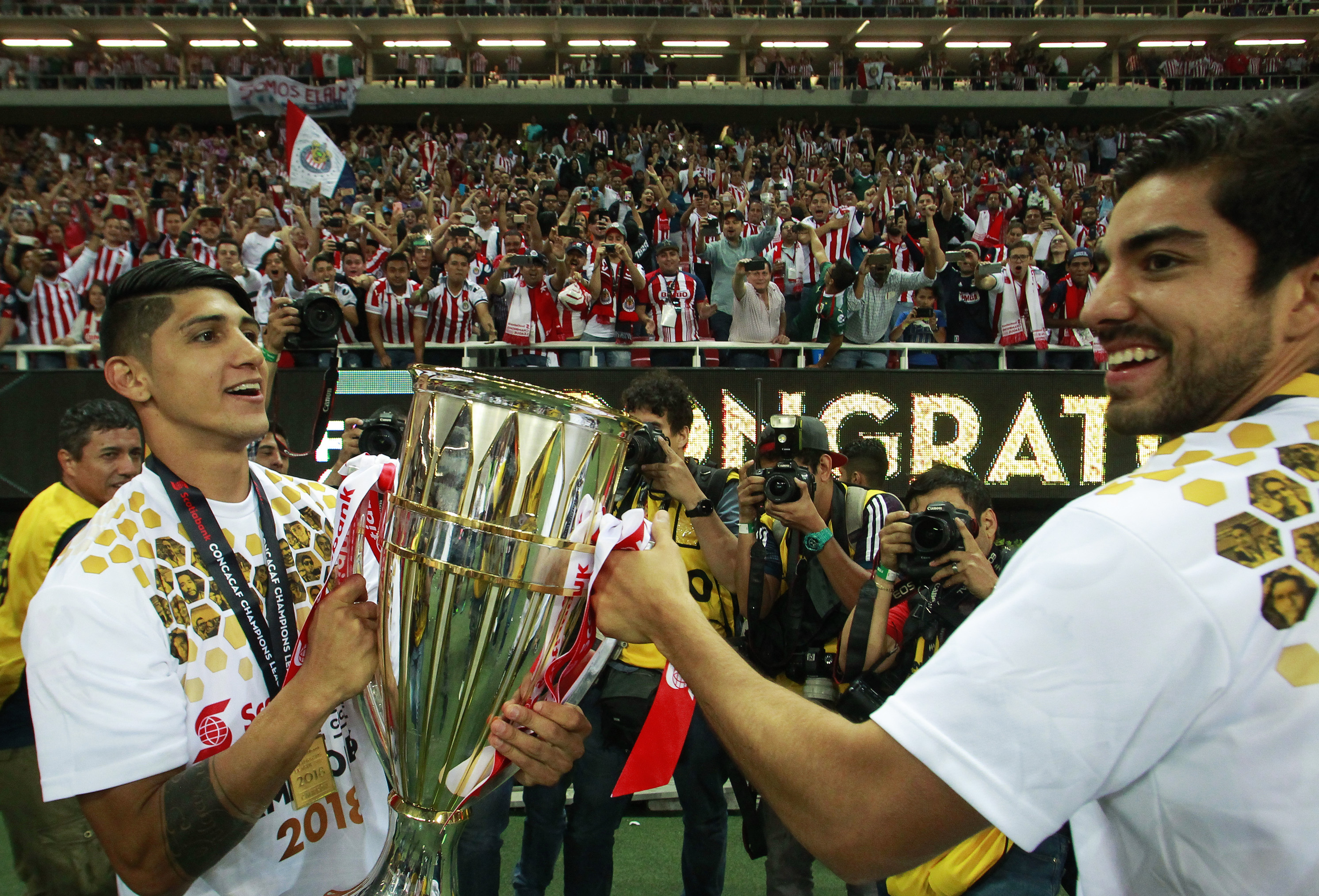 Alan Pulido y Rodolfo Pizarro en Final de Concachampions Alan Pulido y Rodolfo Pizarro en Final de Concachampions