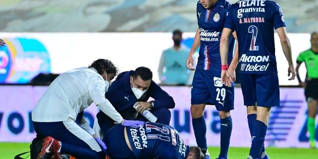 Chivas de Guadalajara, Hiram Mier did not finish training due to an ankle injury, it is a doubt against Necaxa, day 6 I Liga MX
