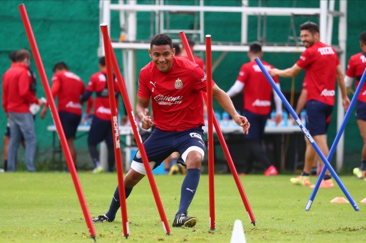 Gilberto Sepúlveda con Chivas en entrenamiento Gilberto Sepúlveda con Chivas en entrenamiento