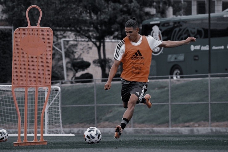 Uriel Antuna con selección mexicana en microciclo Uriel Antuna con selección mexicana en microciclo