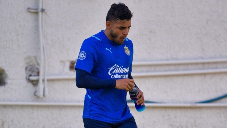 Alexis Vega vuelve a decepcionar en Chivas
