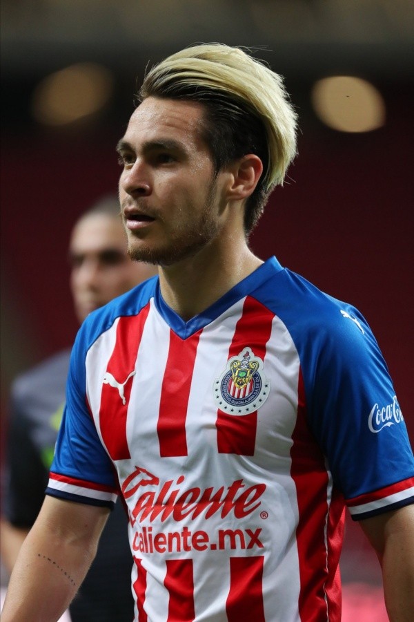 Jesús Angulo con Chivas en la Copa por México Jesús Angulo con Chivas en la Copa por México