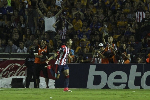 Alan Pulido y su gol con Chivas vs Tigres UANL en la Final del Clausura 2017 de la Liga MX Alan Pulido y su gol con Chivas vs Tigres UANL en la Final del Clausura 2017 de la Liga MX