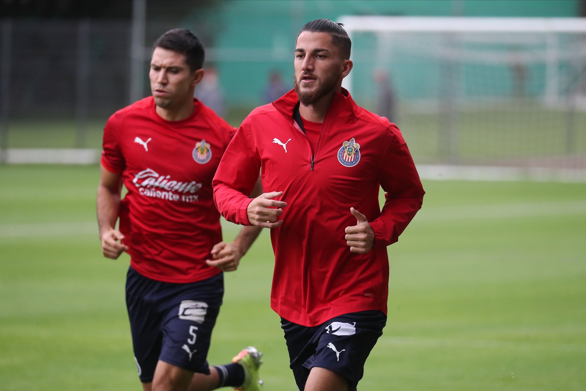 Hiram Mier y Jesús Molina los capitanes de Chivas Hiram Mier y Jesús Molina los capitanes de Chivas