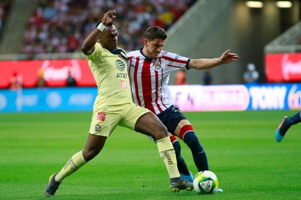 Hiram Mier con Chivas vs América Hiram Mier con Chivas vs América