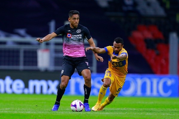 Luis Romo de Cruz Azul vs Tigres en Liga MX Luis Romo de Cruz Azul vs Tigres en Liga MX