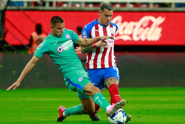 Jonathan Rodríguez vs Chivas Jonathan Rodríguez vs Chivas