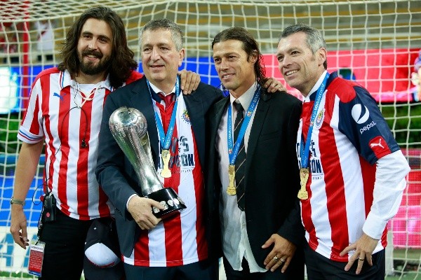 Amaury y Jorge Vergara en el título de Copa MX Amaury y Jorge Vergara en el título de Copa MX