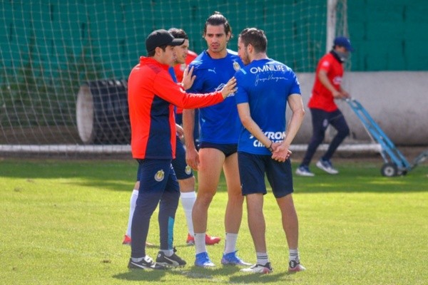Michel Leaño en un entrenamiento con Chivas