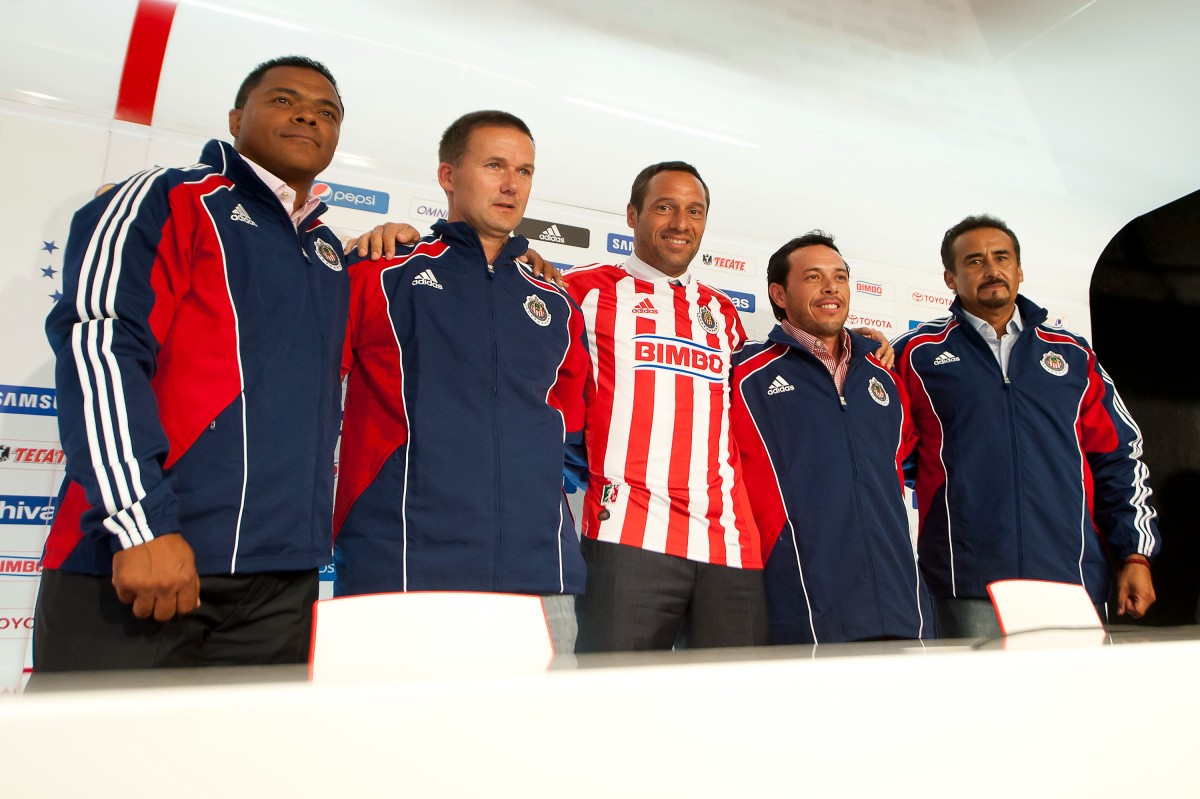 Van't Schip en su presentación con Chivas Van't Schip en su presentación con Chivas
